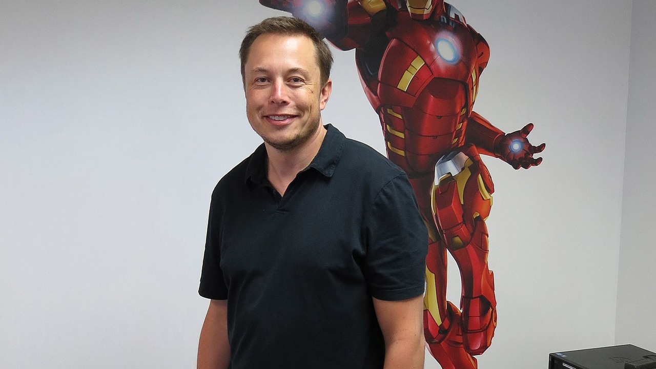 Elon Musk stracił największą fortunę w historii, źródło grafiki: Steve Jurvetson//Wikipedia CC BY 2.0.