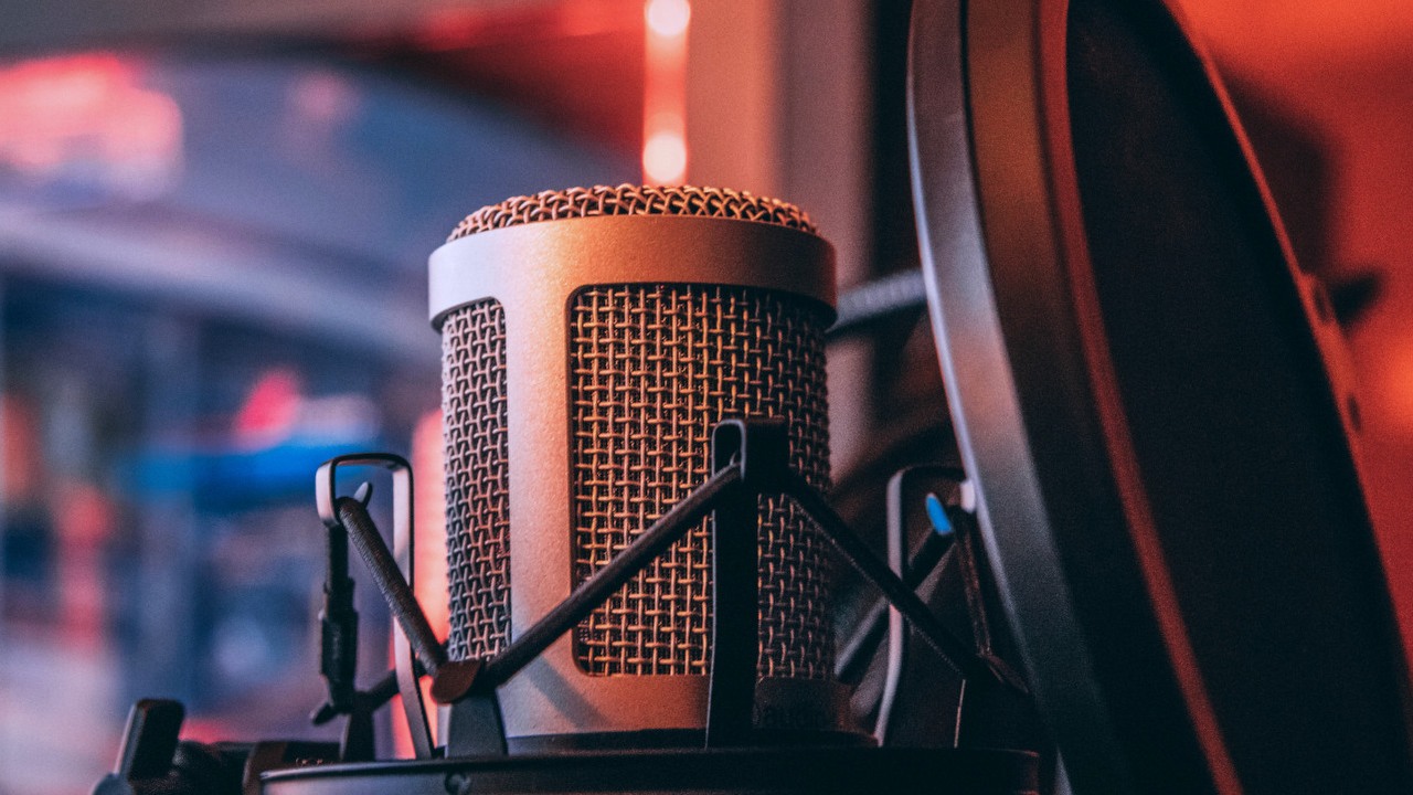 Wystarczą 3 sekundy, by ukraść Twój głos, źródło grafiki: Thomas Le / Unsplash.