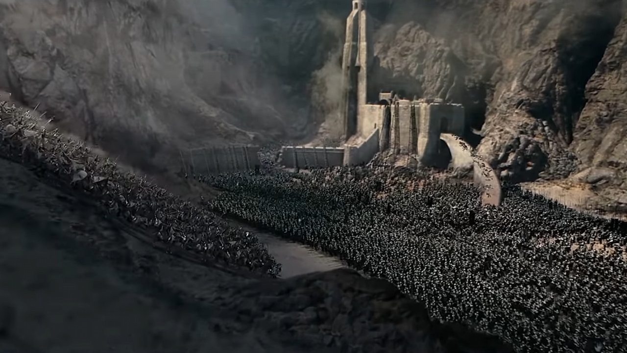 Legendarną bitwę z Władcy Pierścieni: Dwóch wież kręcono niemal tyle, co Powrót Jedi, źródło grafiki: Władca Pierścieni: Dwie wieże; reż. Peter Jackson; New Line Cinema; 2002.