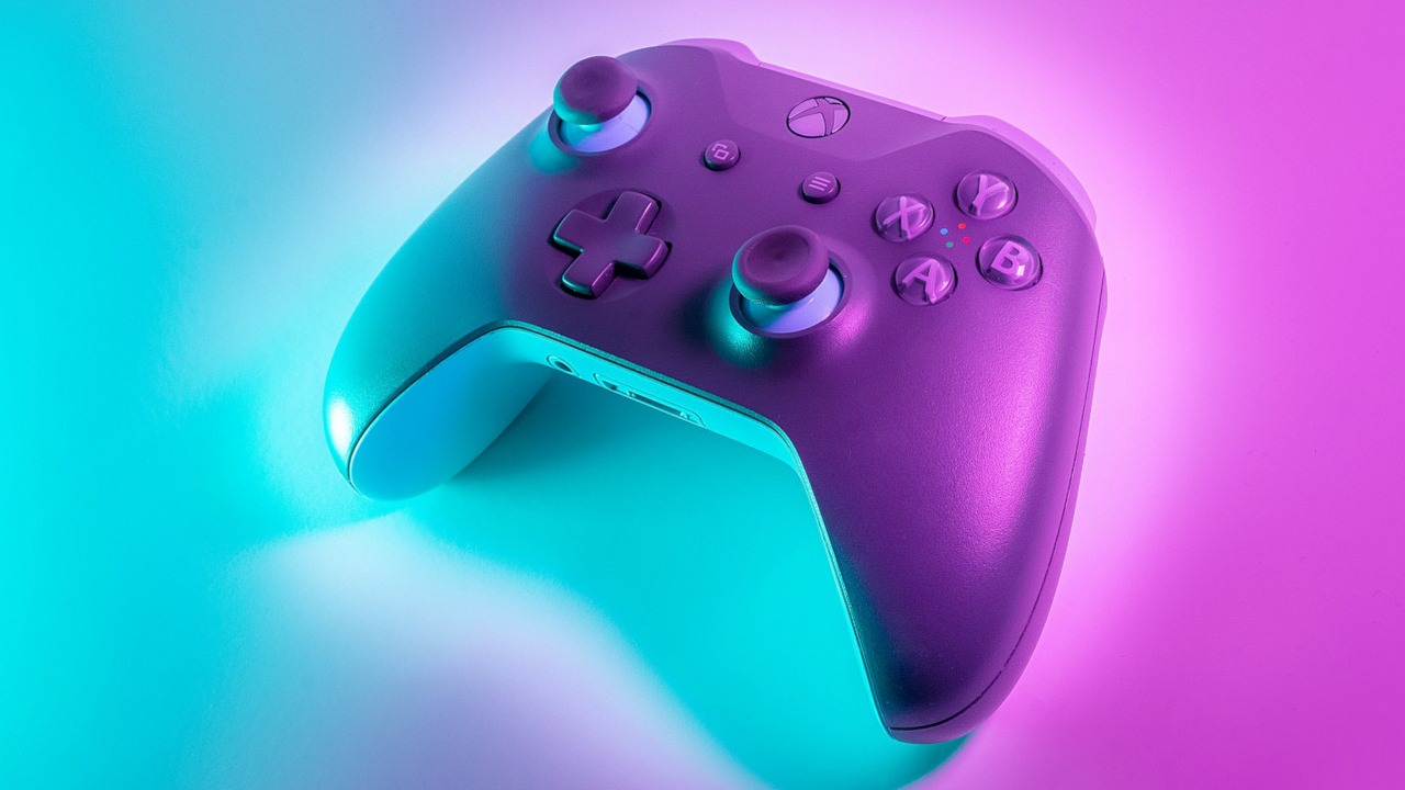 Oszczędzanie energii w Xboksie nie podoba się niektórym politykom, źródło grafiki: Javier Martinez / Unsplash.