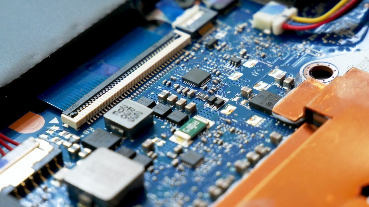 Legendarny producent rzuca chipowe wyzwanie TSMC, źródło grafiki: Unsplash | Vishnu Mohanan..