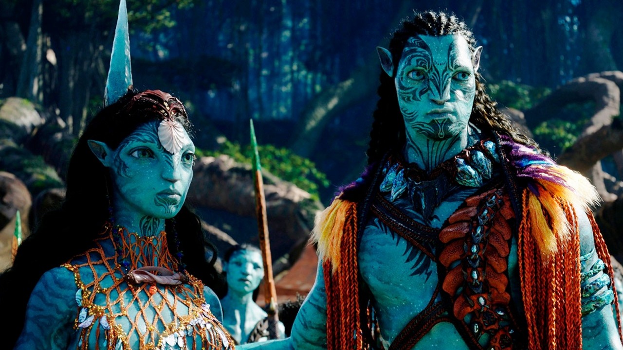 Avatar 2 blisko podium najbardziej dochodowych filmów, zostawia w tyle Przebudzenie Mocy, źródło grafiki: Avatar: Istota wody; James Cameron; 20th Century Studios; 2022.