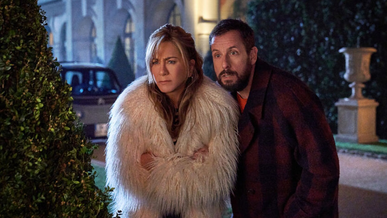 Aniston i Sandler trafiają z Zabójczego rejsu na Zabójcze wesele; zobacz zwiastun filmu, źródło grafiki: Zabójcze wesele; Jeremy Garelick; Netflix; 2023.