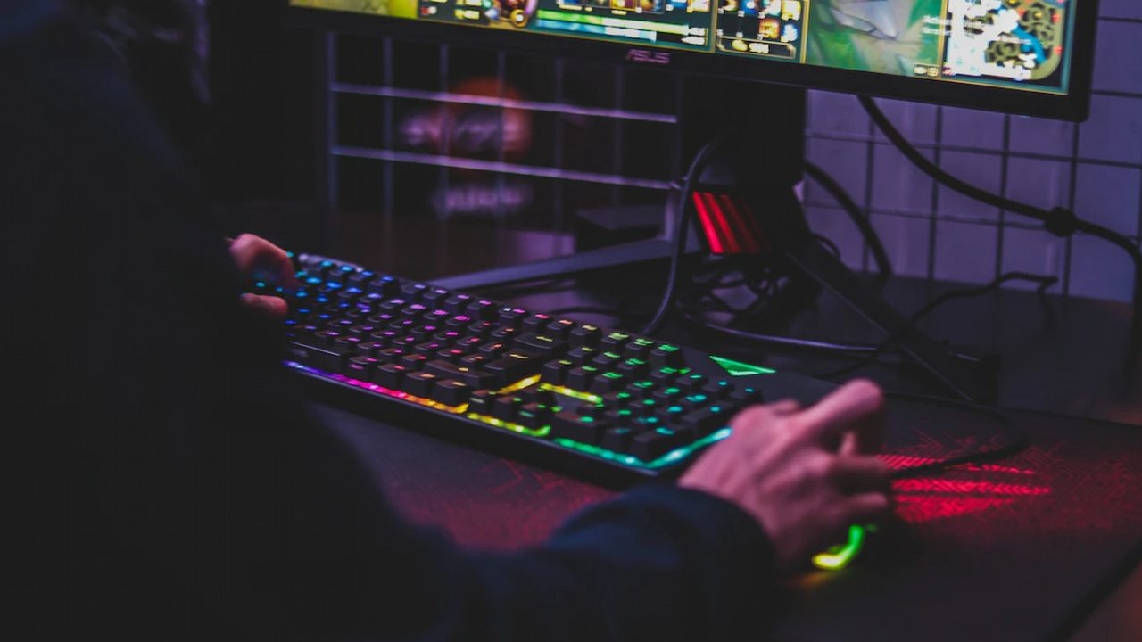 Skorzystaj na obniżkach na elektronikę w Rabatomanii Media Expert, źródło grafiki: Axville; Unsplash.com; 2018.
