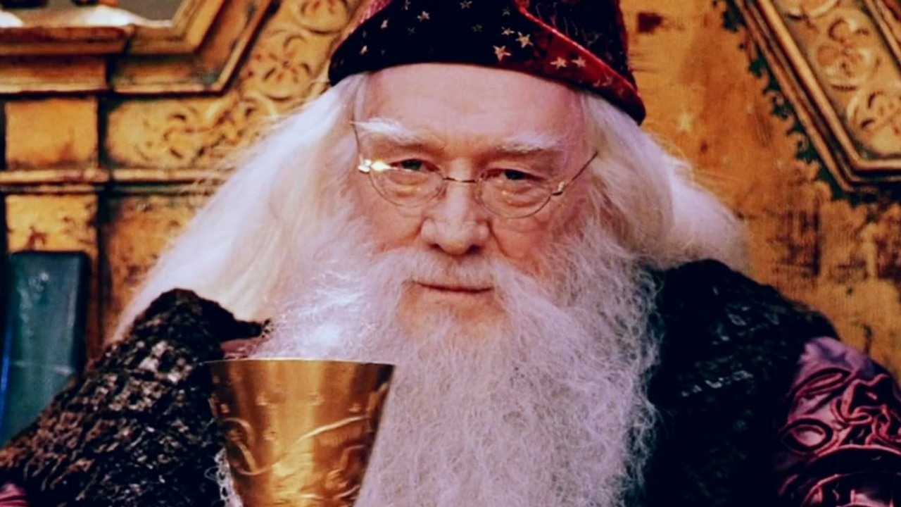 Martwi aktorzy przemawiają, a Dumbledore znów faworyzuje Gryffindor - nowe AI miesza w sieci, źródło grafiki: Harry Potter i Komnata Tajemnic; reż. Chris Columbus; Warner Bros. Pictures; 2002.