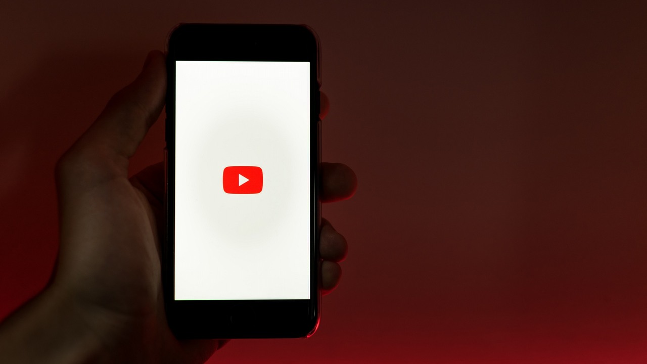 YouTube będzie miał nowego szefa. Obecna CEO rezygnuje ze stanowiska, źródło grafiki: Szabo Viktor / Unsplash.