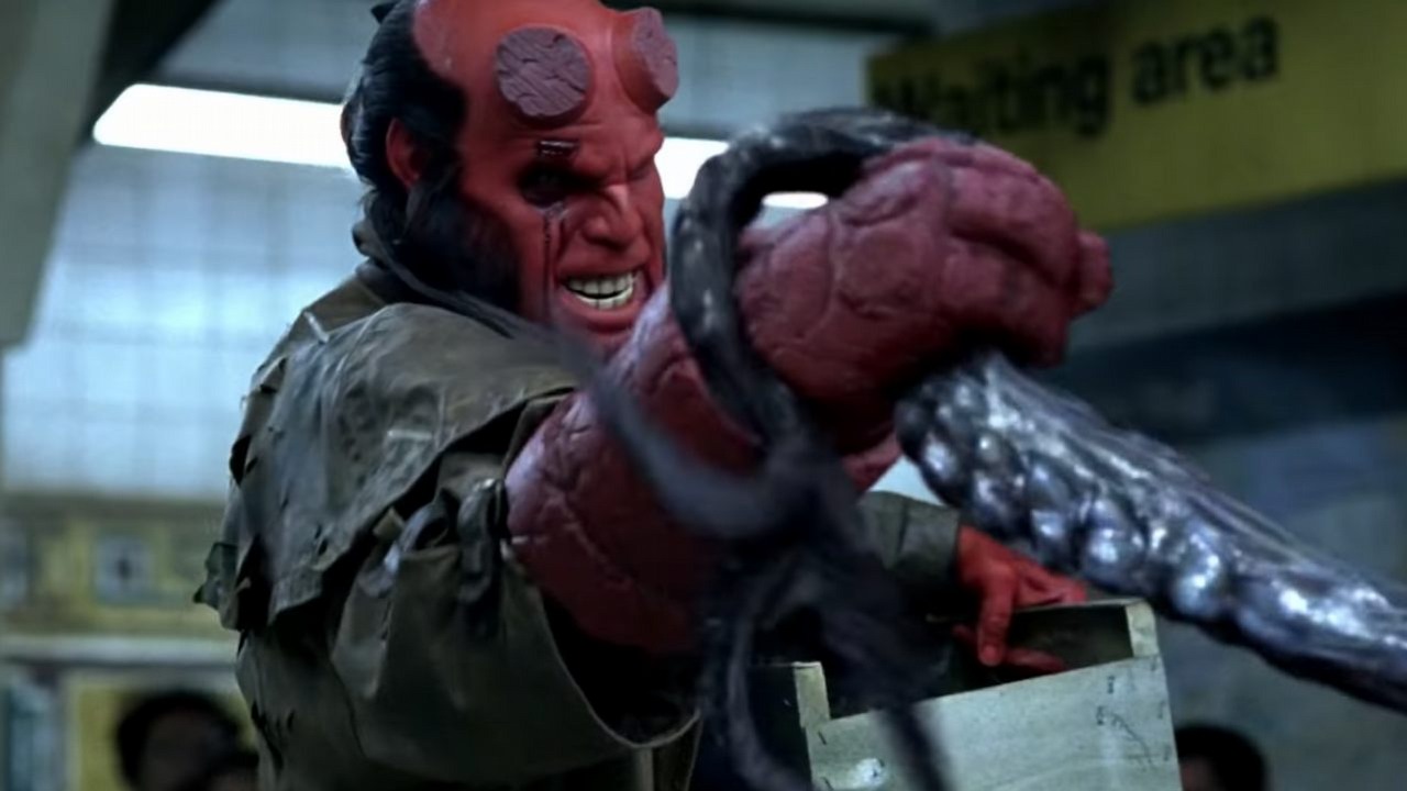 Reboot Hellboya już oficjalnie, podano nowe szczegóły o nadchodzącym filmie, źródło grafiki: Hellboy, reż. Guillermo del Toro, Columbia Pictures, 2004..