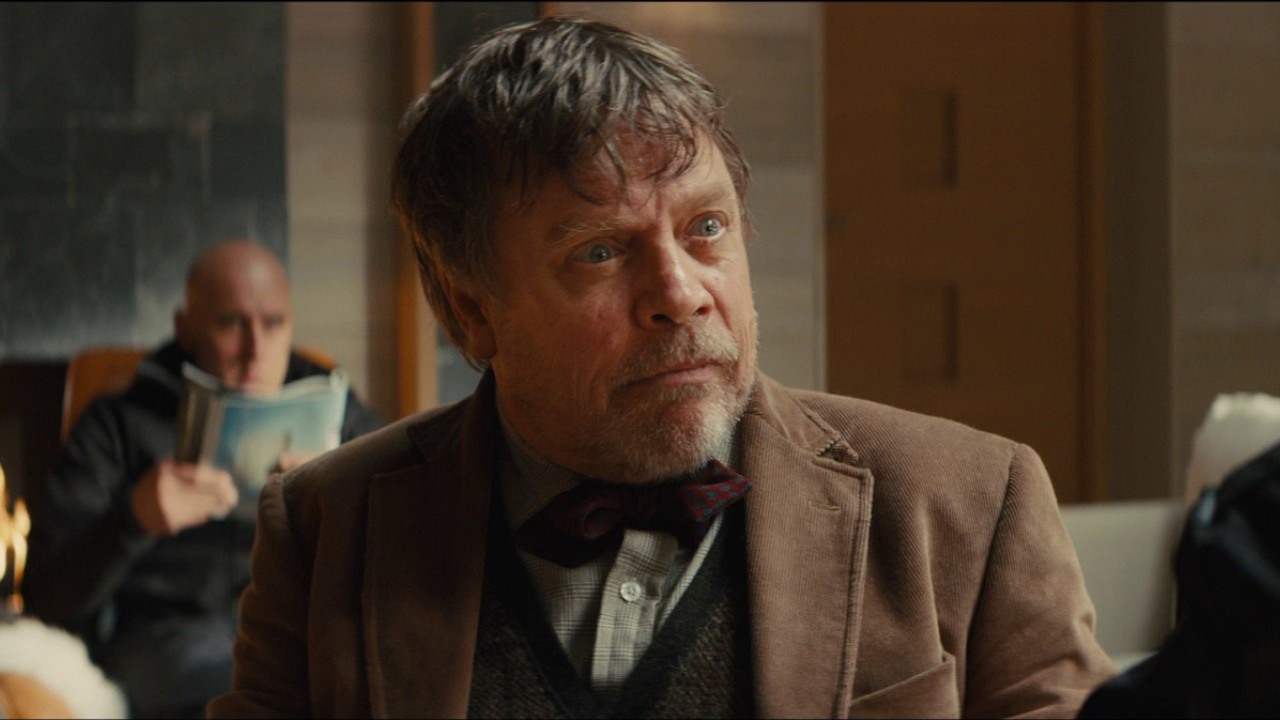 Mark Hamill, jakiego nie widzieliście; po używkach walczy z mafią w zwiastunie filmu, źródło grafiki: Kingsman: Tajne służby; Matthew Vaughn; 20th Century Fox; 2014.