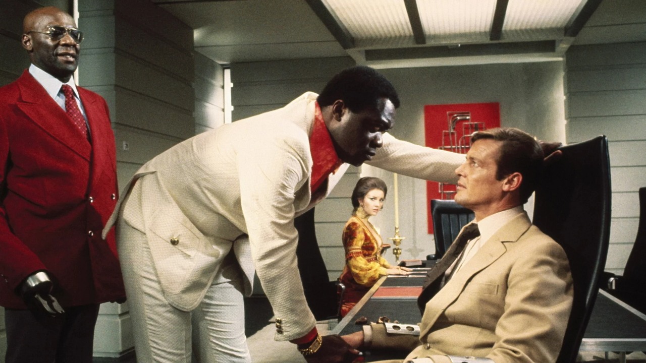 Bond ocenzurowany? Cykl przeszedł zmiany, by nie urazić współczesnych odbiorców, źródło grafiki: Żyj i pozwól umrzeć, Guy Hamilton, EON Productions, 1973.
