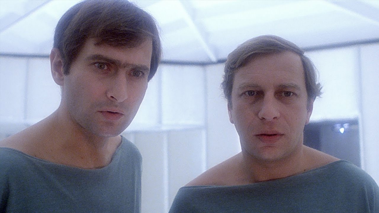 Dlaczego polska kinematografia unika sci-fi? Scenarzysta filmowy komentuje, źródło grafiki: Seksmisja; reż. Juliusz Machulski; Film Polski; 1984.