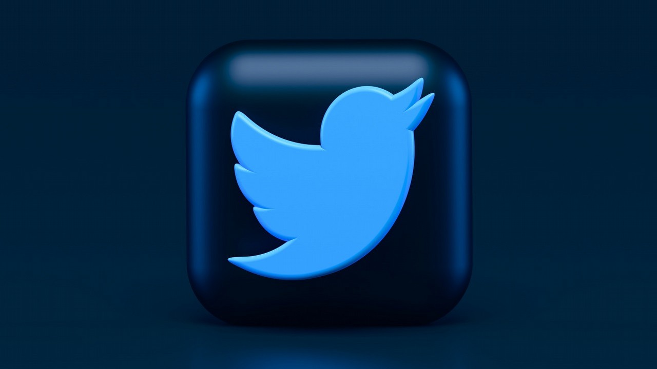 Twitter Blue już w Polsce, co daje płatna wersja serwisu?, źródło grafiki: Unsplash | Alexander Shatov.
