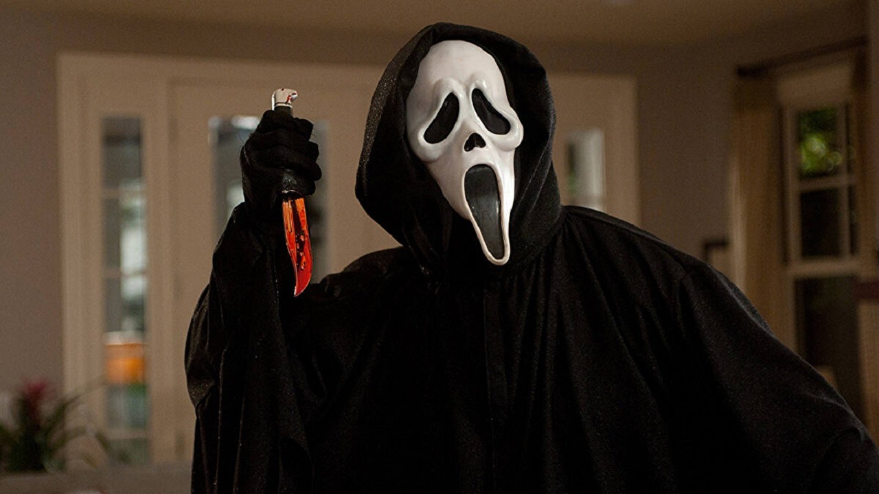 Krzyk 6 z ostatecznym zwiastunem. Ghostface wraca po swoje ofiary, źródło grafiki: Krzyk 6; Matt Bettinelli-Olpin, Tyler Gillett, Paramount Pictures, 2023.
