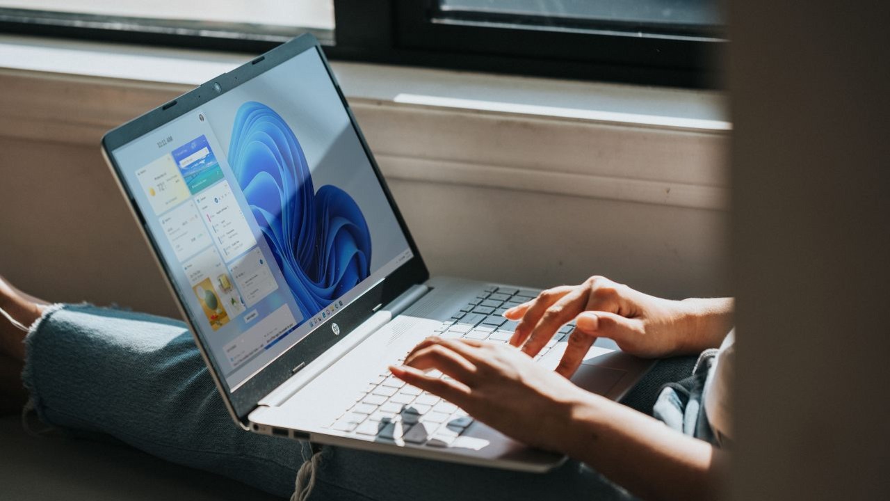 Microsoft chce ułatwić Ci życie w Windowsie 11, źródło grafiki: Unsplash | Windows 11..