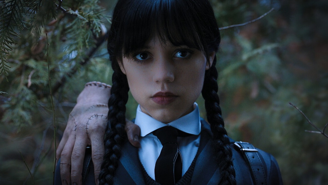 Jenna Ortega może zostać gwiazdą Soku z żuka 2 od Tima Burtona, źródło grafiki: Wednesday; Alfred Gough i Miles Millar; Netflix; 2022.