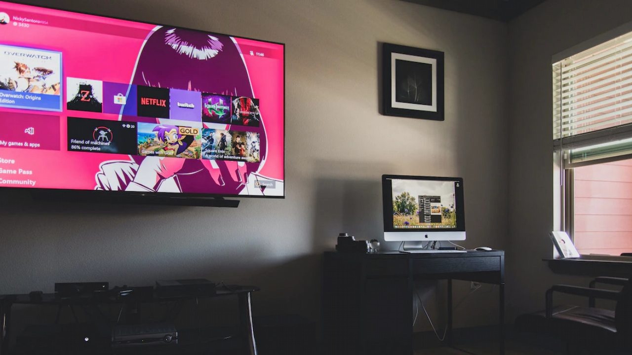 Telewizor Samsung Q80A w świetnej cenie na Allegro, źródło grafiki: Ashley Byrd; Unsplash.com; 2020.