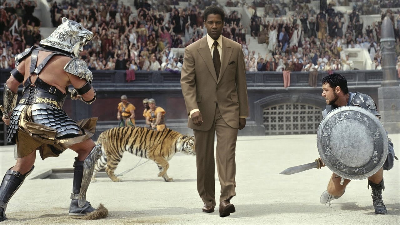 Po ponad 15 latach Ridley Scott ponownie łączy siły z Denzelem Washingtonem, źródło grafiki: Gladiator, Ridley Scott, Universal Pictures, 2000, American Gangster, Ridley Scott, Film Rites, 2007.