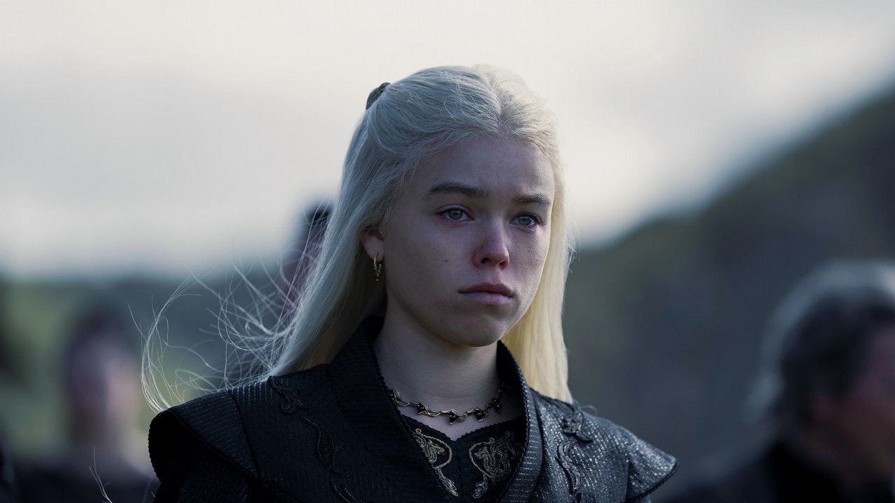 Milly Alcock z Rodu smoka odpowiada, czy zobaczymy ją w 2. sezonie, źródło grafiki: Ród Smoka, Ryan Condal, Miquel Sapochnik, HBO Max, 2022.