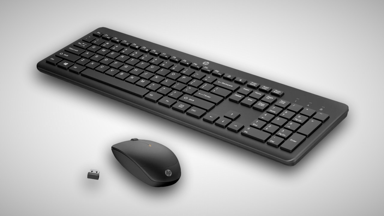 Zestaw mysz i klawiatura HP 230 w Ultra obniżkach RTV Euro AGD, źródło grafiki: HP, grafika promocyjna.