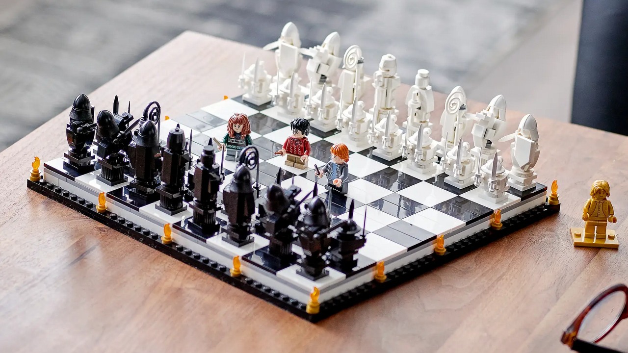 LEGO Szachy czarodziejów tanio w Media Expert Days, źródło grafiki: LEGO, grafika promocyjna.