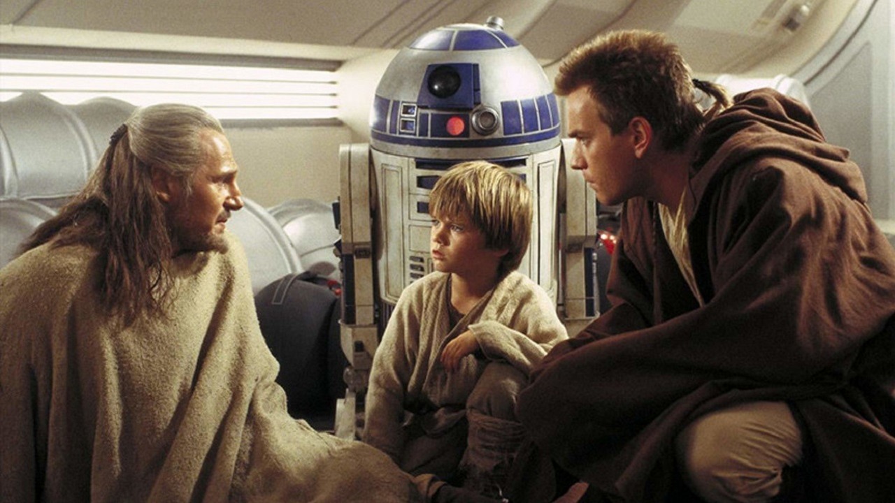 W tej minucie Gwiezdnych wojen: Mrocznego widma ukryto easter egg z klasyki sci-fi, źródło grafiki: Gwiezdne wojny: część I – Mroczne widmo; George Lucas; Lucasfilm; 1999.