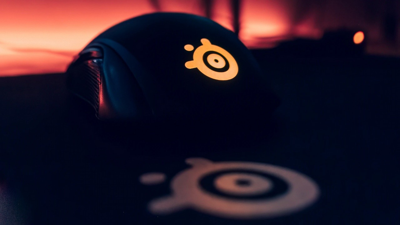 Sprzęt SteelSeries do 24% taniej na Amazon.pl, źródło grafiki: Fotis Fotopoulos; Unsplash.com; 2020.