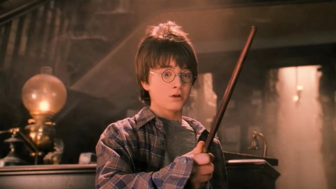 To już pewne, serial Harry Potter powstanie; to będzie przygoda na wiele lat, źródło grafiki: Harry Potter i Kamień Filozoficzny; Chris Columbus; Warner Bros. Pictures; 2001.