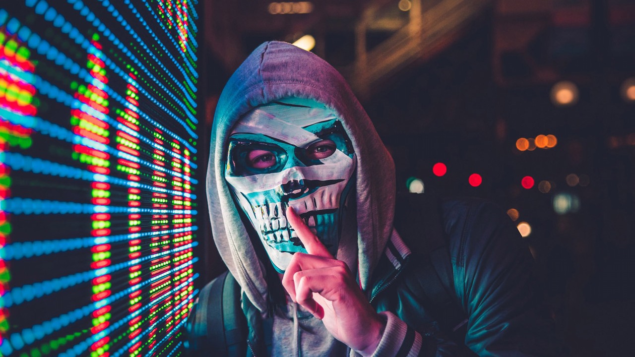 Używane routery mogą być pełne poufnych informacji, eksperci przestrzegają, źródło grafiki: Unsplash | Max Bender.