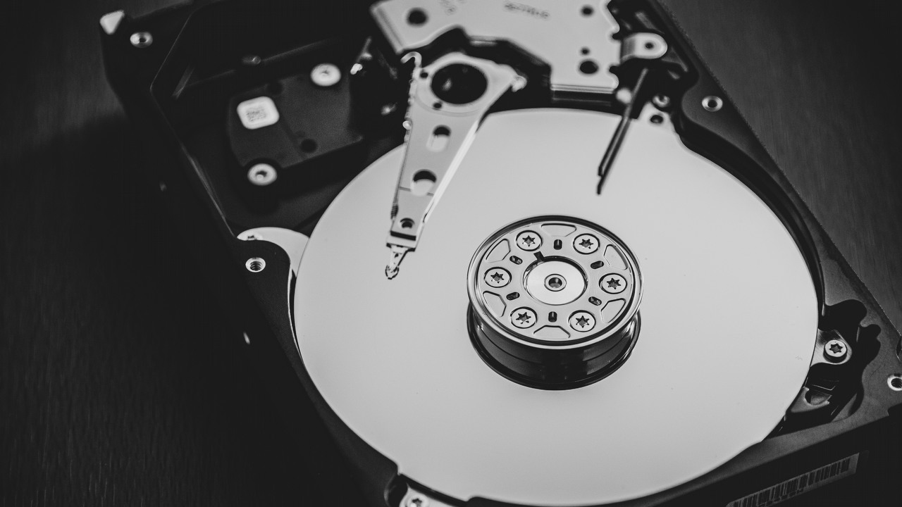 Czasy ładowania gier na dyskach twardych mogą się zmniejszyć, źródło grafiki: Unsplash | Denny Müller.