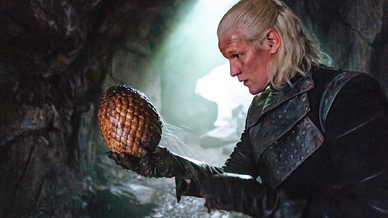 Wiemy, kto w 2. sezonie Rodu smoka zagra brata Alicent i kilku innych nowych bohaterów, źródło grafiki: Ród smoka; Miguel Sapochnik i Ryan Condal; HBO; 2022.