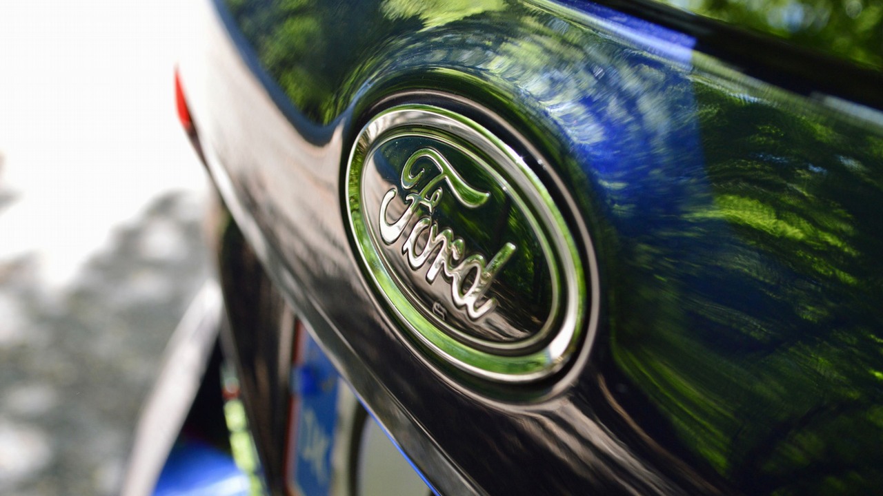 Ford chce zmienić auta w nagłośnienie imprez, źródło grafiki: Unsplash | Yunus Yildiz.