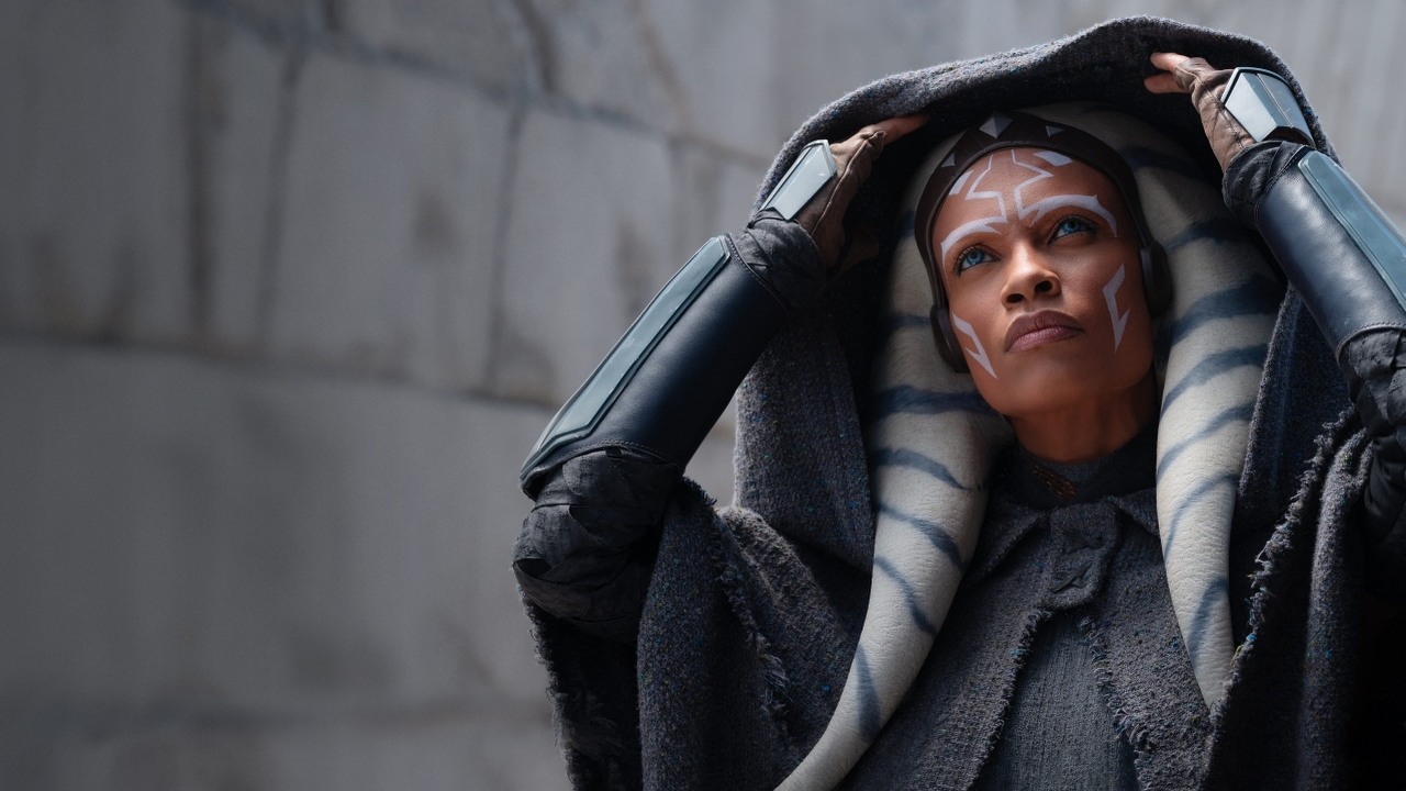 Jaki będzie film Star Wars Dave'a Filoniego? „Szukasz momentów, które definiują erę”, źródło grafiki: Ahsoka; Dave Filoni; Disney+; 2023.