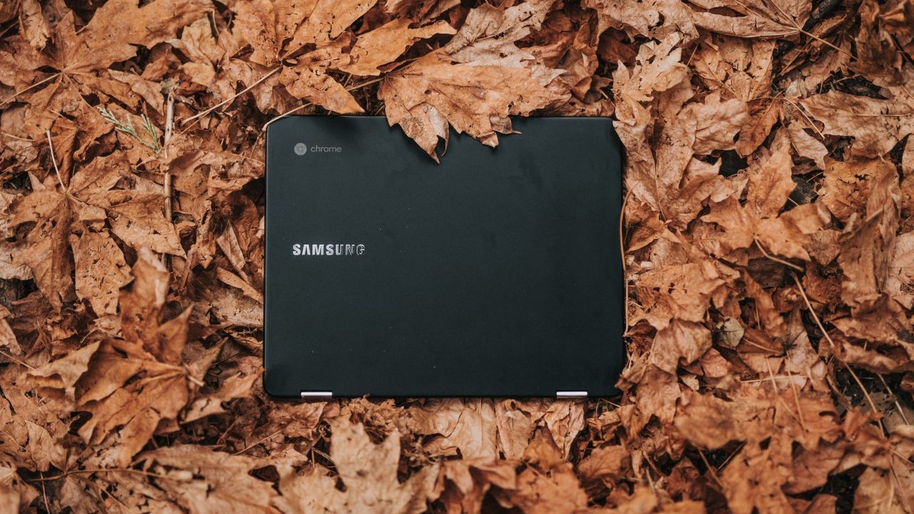 Chromebooki stają się coraz większym problemem dla użytkowników i środowiska, źródło grafiki: Unsplash | Nathan Dumlao..