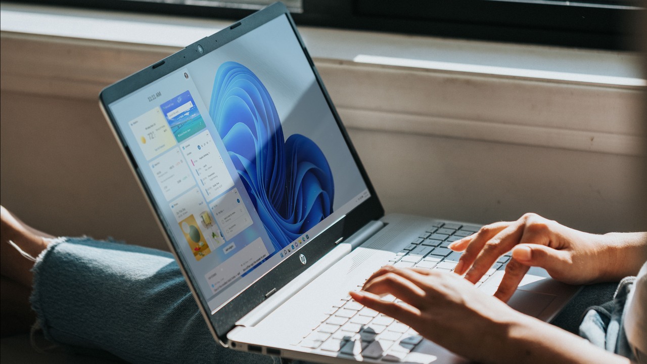 Windows 12: wszystkie informacje na temat premiery i nowych funkcji, źródło grafiki: Unsplash | Windows.