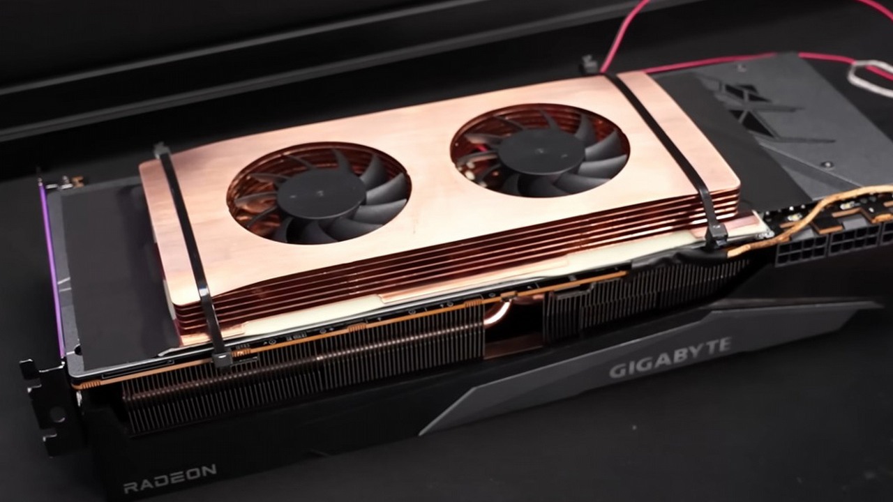 Chłodzenia kart graficznych z Aliexpress niestety nie mają sensu, źródło grafiki: YouTube/Der8auer.