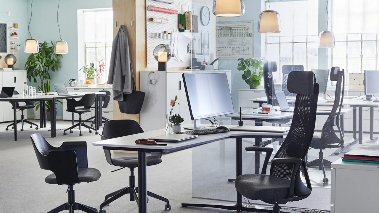 Legendarny fotel Markus z IKEA może zakłócać Ci obraz z monitora, źródło grafiki: IKEA.