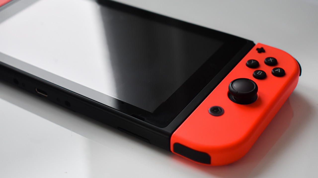 Sprzedaż Switcha zwalnia; to dobry czas na następcę starej konsoli, źródło grafiki: Unsplash | Jesper Brouwers.
