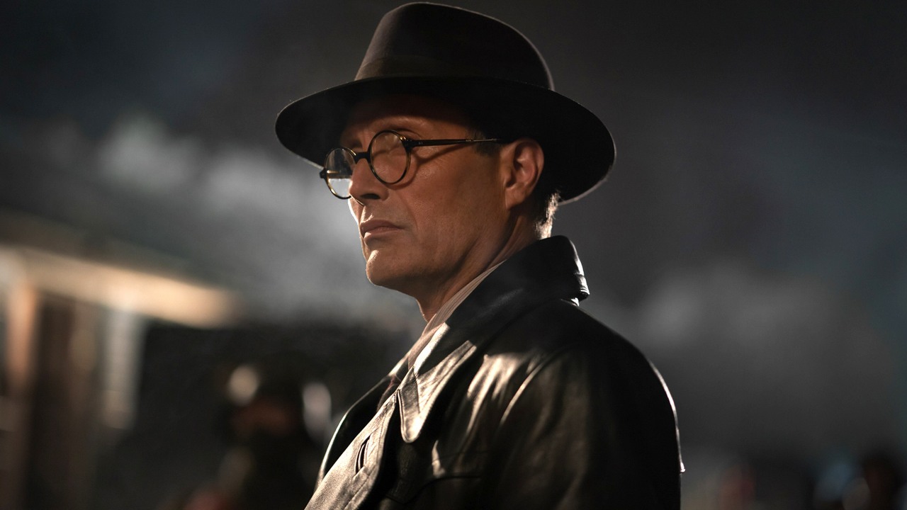 Mads Mikkelsen o swoim złoczyńcy w Indianie Jonesie 5. „Myślę, że nie zgadzał się z Hitlerem”, źródło grafiki: Indiana Jones i artefakt przeznaczenia, James Mangold, Lucasfilm, 2023.