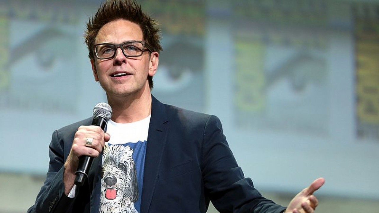 James Gunn przyjął szalone wyzwanie internauty; chodzi o spotkanie Batmana i Supermana, źródło grafiki: Gage Skidmore, flickr.com; James Gunn, San Diego Comic Con, 2016.