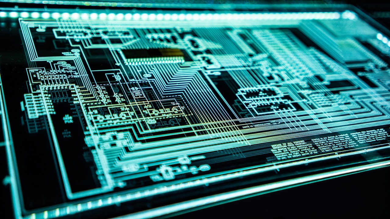 Mobilna rewolucja? Karty graficzne Nvidii mogą trafić do smartfonów, źródło grafiki: Adi Goldstein / Unsplash.