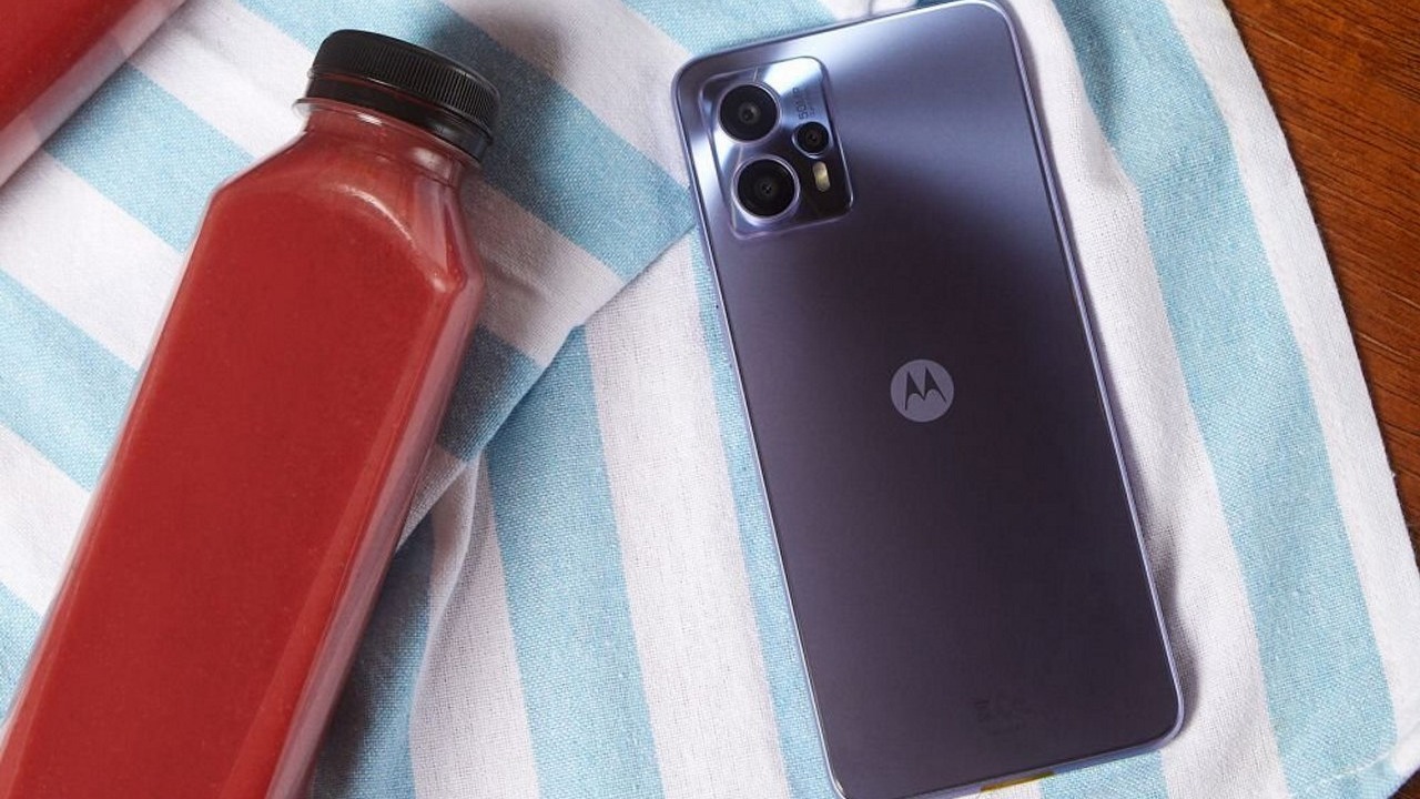 Przeceny XXL z rabatami na elektronikę w Media Expert, źródło grafiki: Motorola.