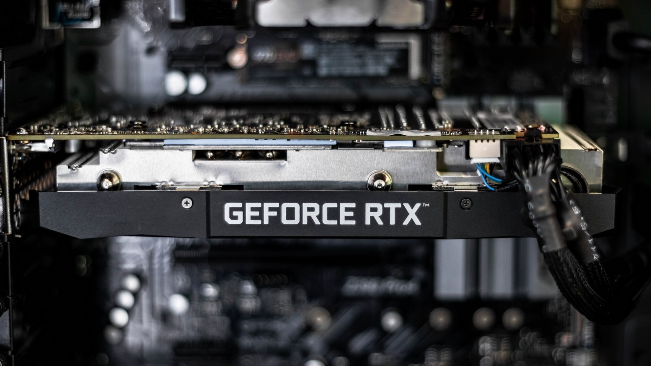 RTX 4070 nadal kiepsko się sprzedaje; Nvidia nie wznawia dostaw nowych kart, źródło grafiki: Unsplash | Christian Wiediger.