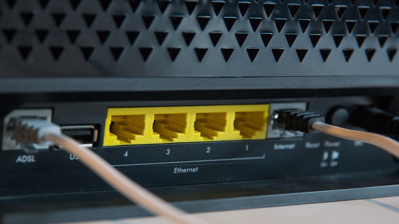 ASUS zrobił spore zamieszanie ostatnią aktualizacją dla routerów, problemy techniczne na całym świecie, źródło grafiki: Unsplash | Stephen Phillips..
