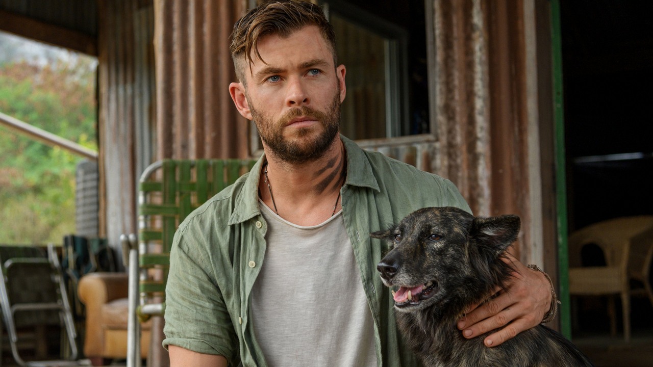 Chris Hemsworth naprawdę cieszy się, że ma serię „poza Marvelem”, źródło grafiki: Tyler Rake: Ocalenie; Sam Hargrave; Netflix; 2020.