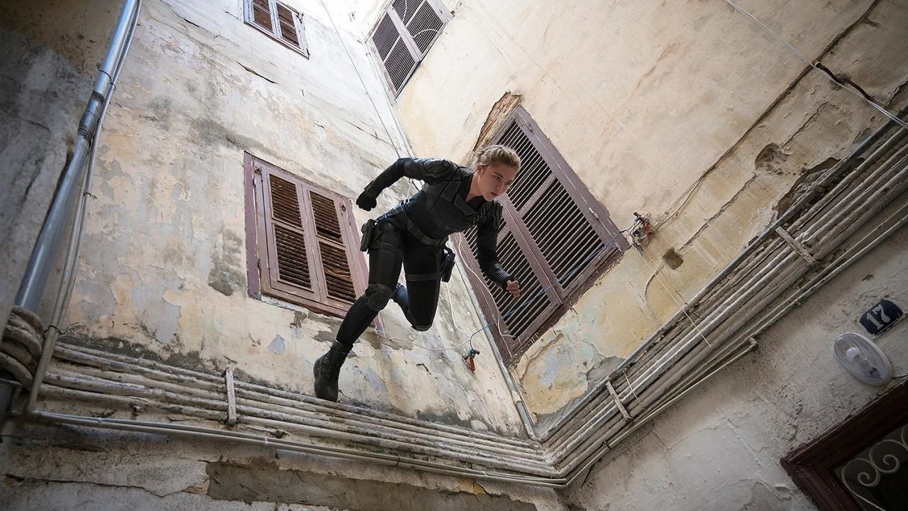 Dołączenie Florence Pugh do Marvela ponoć „naprawdę wkurzyło” niektórych filmowców, źródło grafiki: Czarna Wdowa, Cate Shortland, Marvel Studios, 2021.