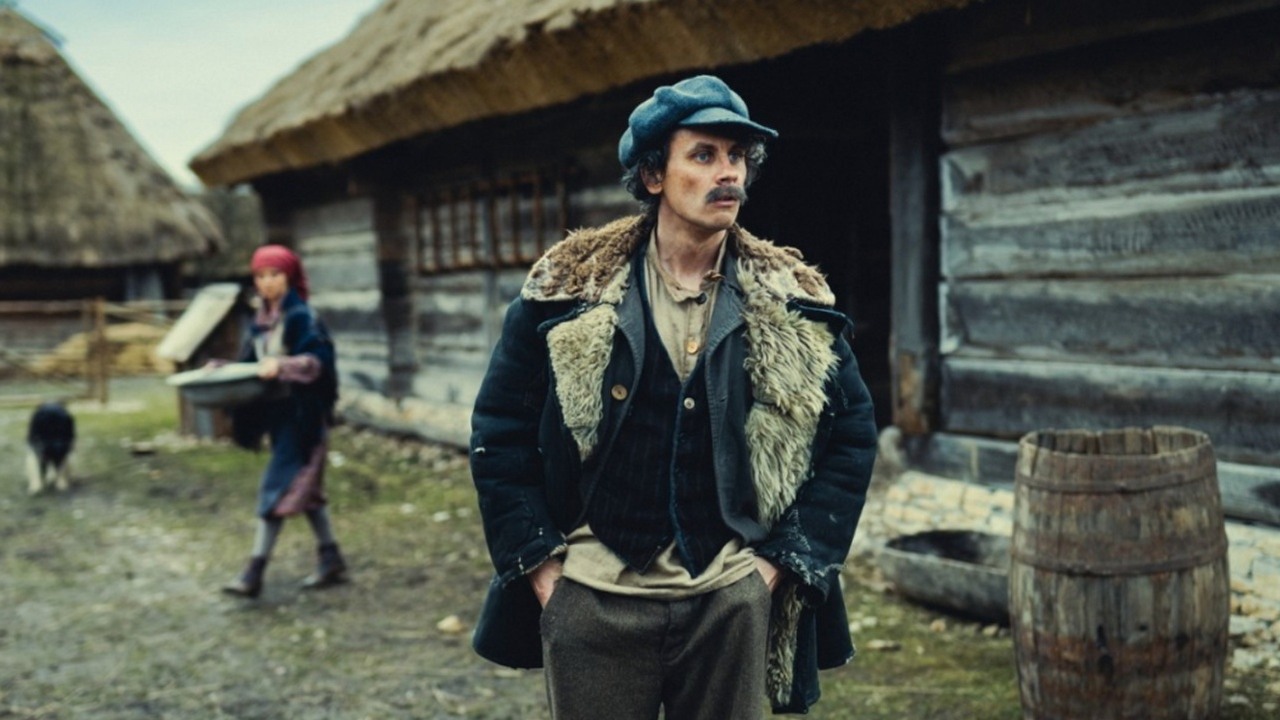 Młodzi Kargul i Pawlak na pierwszych zdjęciach. Prequel komedii Sami swoi staje się rzeczywistością, źródło grafiki: Sami swoi. Początek; reż. Artur Żmijewski.