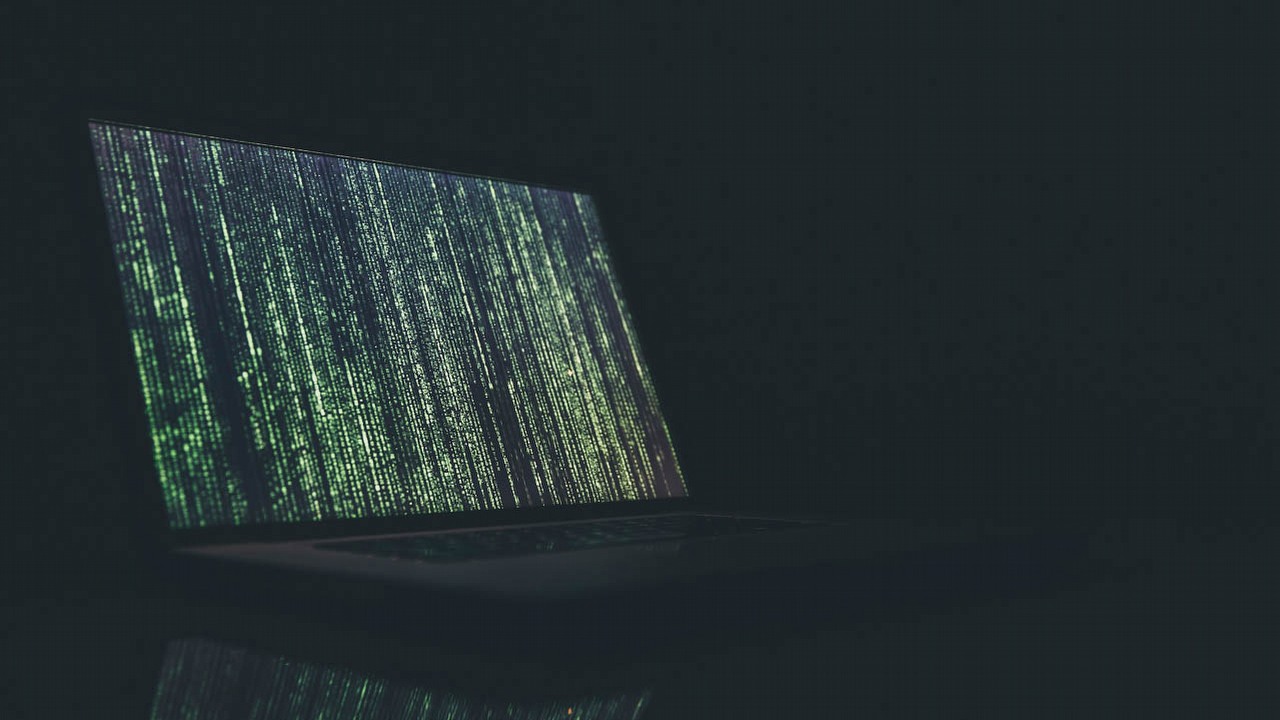 Po Internecie krążą hasła Polaków, wyciek przyniósł wiele pytań i wątpliwości, źródło grafiki: Unsplash | Markus Spiske.