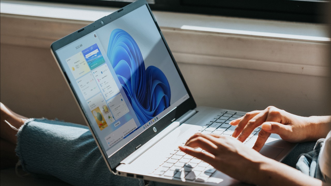 Koniec Cortany na Windowsie, Microsoft ma inne plany, źródło grafiki: Unsplash | Windows.
