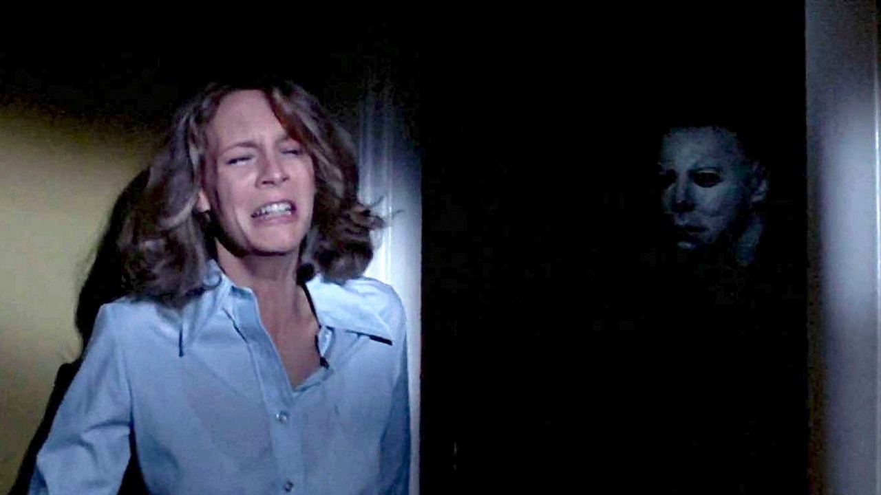 Po 13 latach słynny reżyser horrorów wrócił za kamerę, źródło grafiki: Halloween; John Carpenter; 1978.