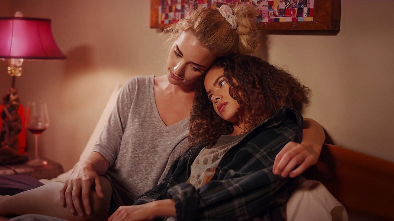 Ginny and Georgia - kiedy 3. sezon serialu i co o nim wiemy?, źródło grafiki: Ginny & Georgia; Sarah Lampert; Netflix; 2021.