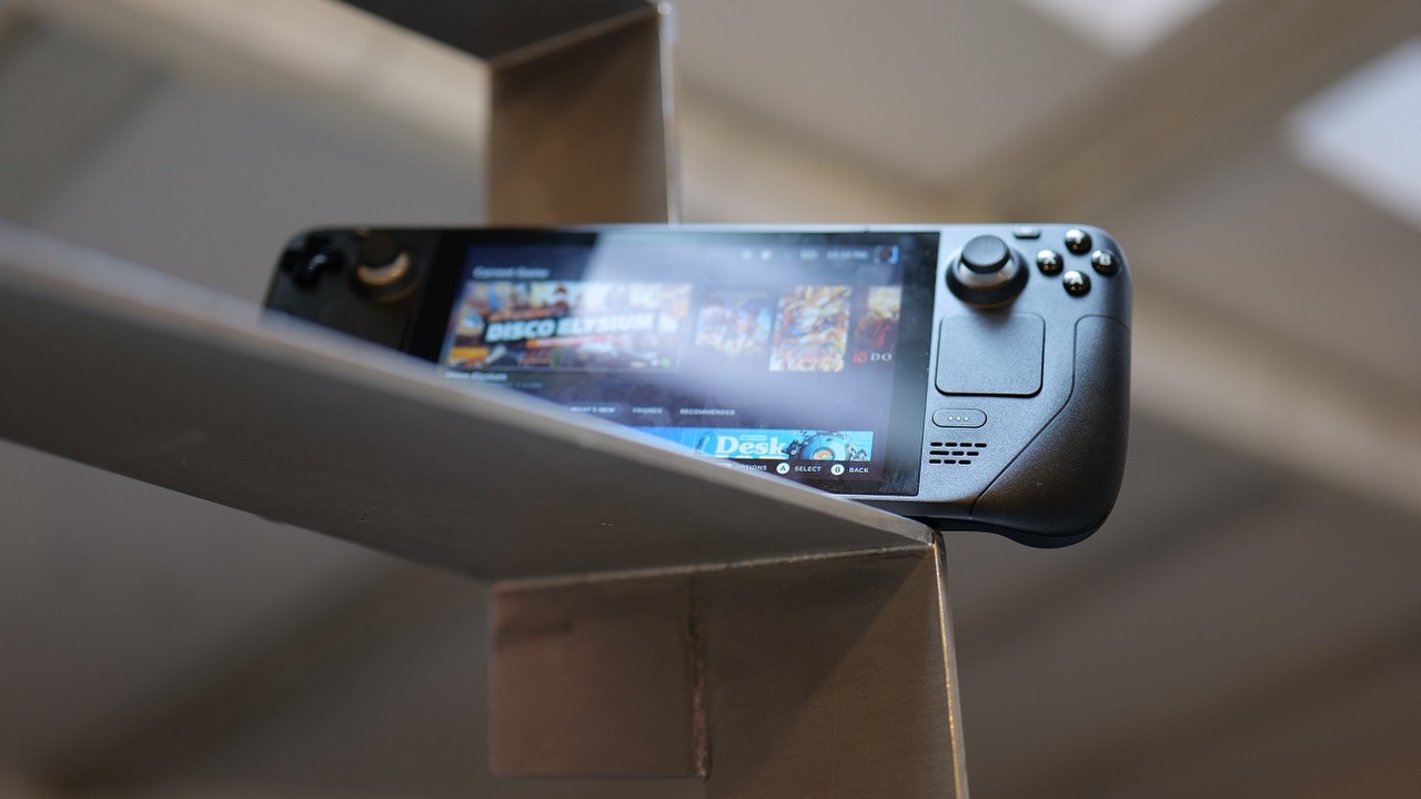 Z tą szaloną modyfikacją temperatury Steam Decka spadły o 25 stopni, źródło grafiki: Unsplash | Petar Vukobrat.